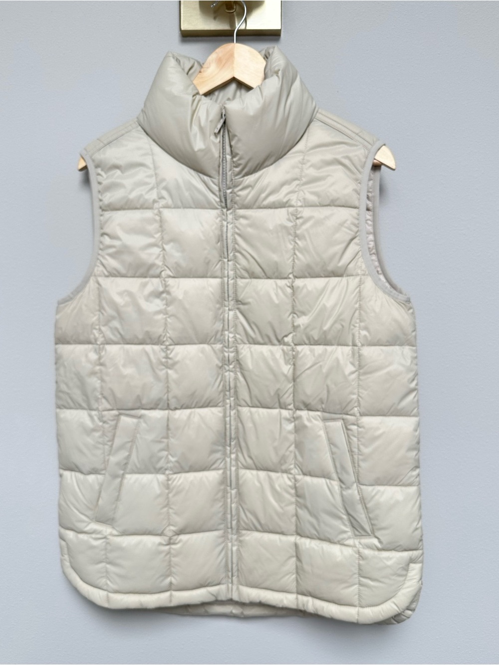 GAP Light Beige Quilted Puffer Vest